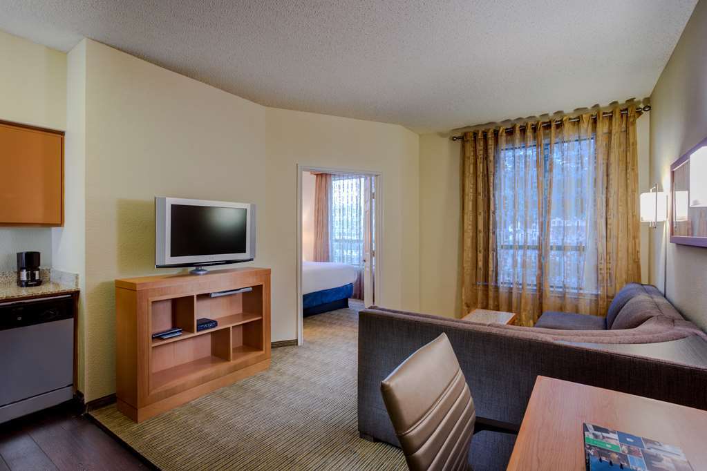 Hyatt House Dallas Uptown Hotel Room photo